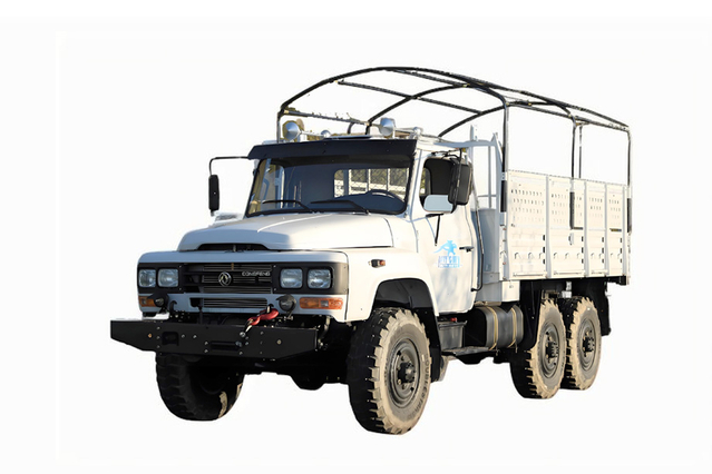 EQ2082 kendaraan khusus off-road_penggerak enam roda 240 kargo 170 tenaga kuda truk_DFmeriam baja kecil 2,5 ton 6*6 transportasi teknik klasik 25Y