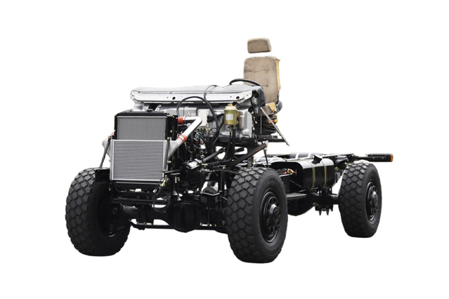 210 tenaga kuda EQ2070 manual pelat baja 8 kecepatan Kategori III sasis_4×4DF kendaraan khusus off-road ekspor_kustomisasi pengangkut pasukan penggerak empat roda