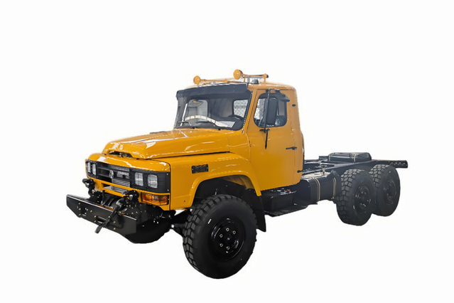 Meriam baja kecil 2,5 ton Sasis EQ2082_DF240 truk off-road 170 tenaga kuda tip_6*6 penyesuaian sasis kendaraan khusus klasik 25Y