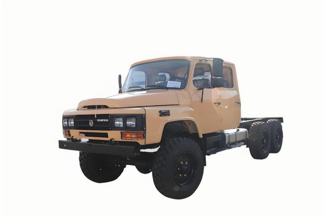 Sasis truk off-road hidung runcing baris ganda EQ2082_sasis off-road hidung panjang penggerak enam roda 6*6 yang disesuaikan_DFsasis modifikasi 170 tenaga kuda untuk ekspor