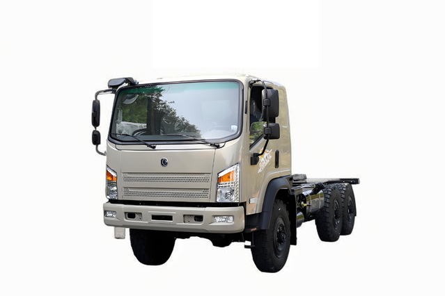  Truk off-road EQ2082 penggerak enam roda_DF6*6 konfigurasi truk kecil off-road 'Bobcat' kepala datar_170 modifikasi sasis tenaga kuda'Bobcat' sasis kendaraan khusus