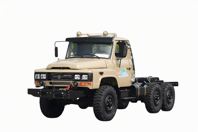 Meriam baja kecil 2,5 ton Sasis EQ2082_Warna baru DF 240 truk off-road Konfigurasi 170 tenaga kuda_6*6 sasis kendaraan khusus klasik 25Y