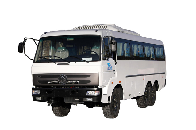 Sasis khusus off-road EQ2082 dimodifikasi 28+2 bus penumpang_DF2,5 ton 240 senapan baja kecil penggerak enam roda 190 tenaga kuda_6*6 klasik 25Y disesuaikan 18/20/23/25/28/30/35 minibus