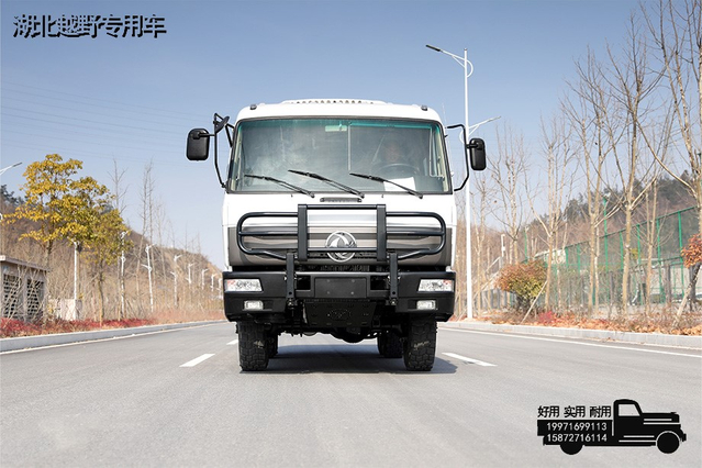 Bus off-road 30 kursi berpenggerak enam_DF Minibus perkotaan dan pedesaan berkekuatan 190 tenaga kuda_6*6 pengangkut personel pemadam kebakaran polisi bersenjata hutan