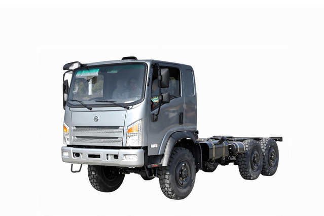  Modifikasi sasis truk off-road EQ2082_DF Konfigurasi truk kecil off-road kepala datar 'Bobcat' penggerak enam roda_6*6 Sasis kendaraan khusus 'Bobcat'