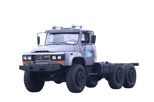 Sasis 190 tenaga kuda baru EQ2100E6D kendaraan transportasi jalan khusus off-road_penggerak enam roda 245 tip 140 truk_6×6DF kendaraan militer kargo kepala panjang klasik