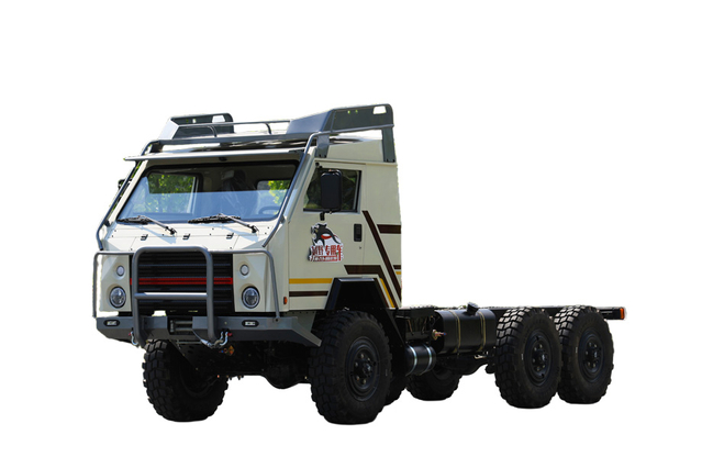 Kutipan pabrik kabin baru penggerak enam roda EQ2082 modifikasi sasis kendaraan khusus off-road_R&D DF240 truk off-road Cummins 170/Weichai 190 tenaga kuda pabrikan konfigurasi khusus_6*6 nomor telepon penjualan sasis kendaraan khusus 25Y klasik
